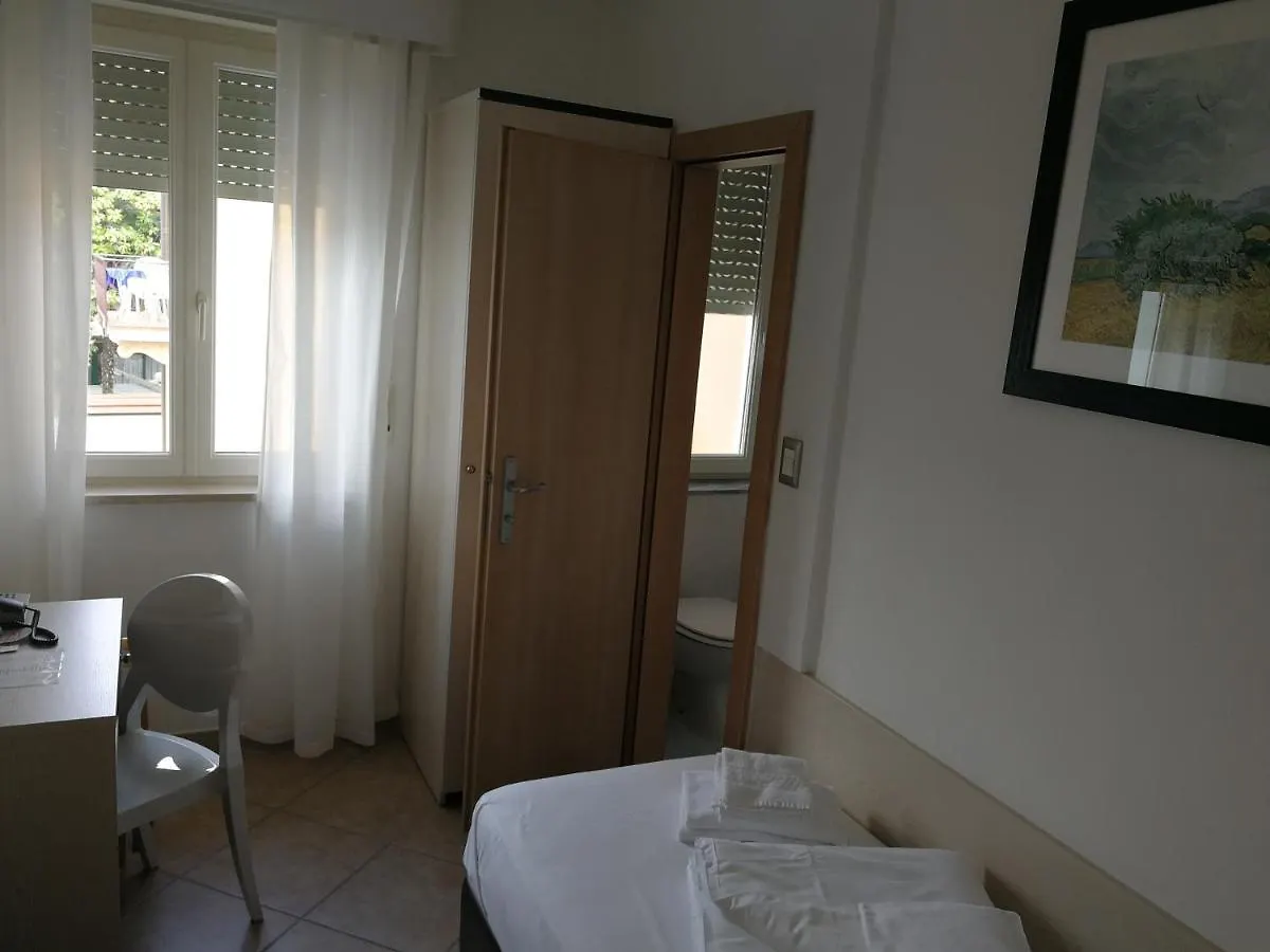 Hotel Sirena Malcesine 2*,